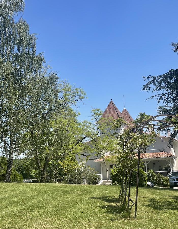 Domaine Des Peyries - Chambres Et Table D'Hotes Saint-Barthelemy-d'Agenais Kültér fotó