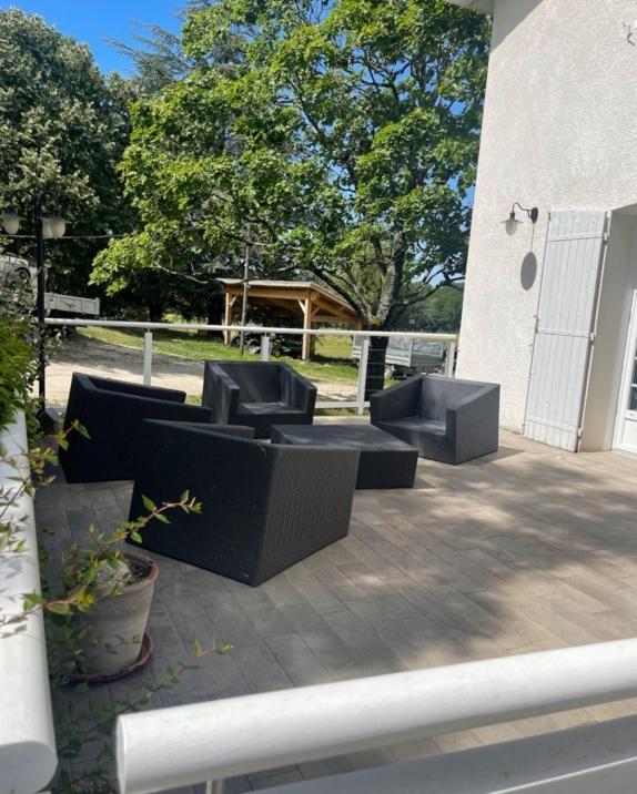 Domaine Des Peyries - Chambres Et Table D'Hotes Saint-Barthelemy-d'Agenais Kültér fotó